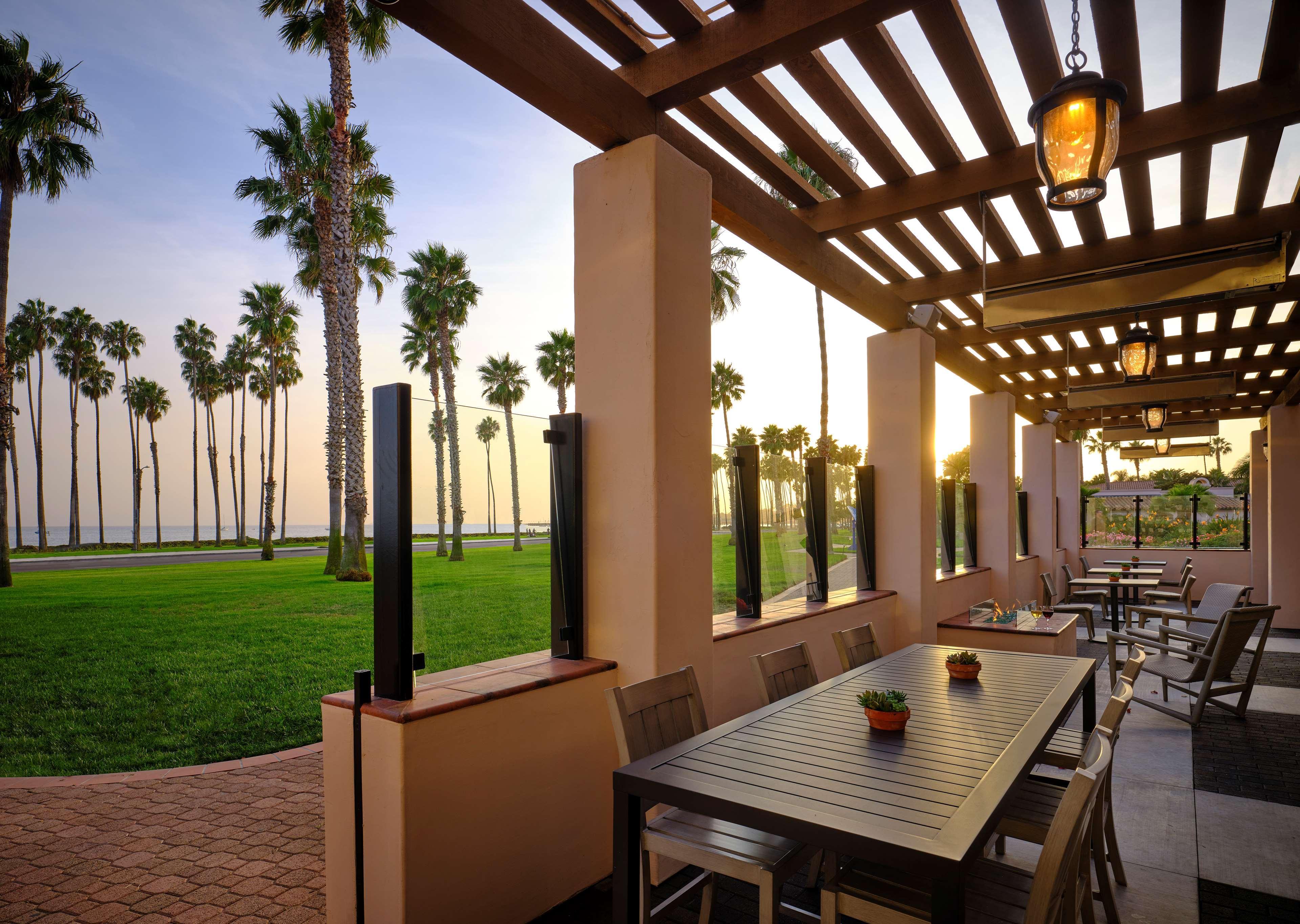 Hilton Santa Barbara Beachfront Resort Exteriör bild