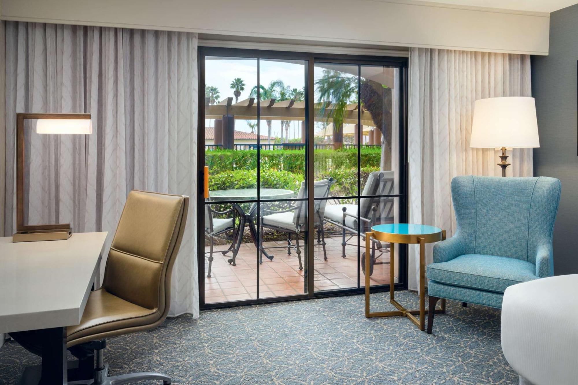 Hilton Santa Barbara Beachfront Resort Exteriör bild